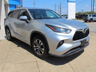 Used 2020 Toyota Highlander XLE