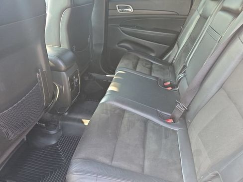 Used 2019 Jeep Grand Cherokee Laredo w/ Laredo X Package AWD/4WD image 14