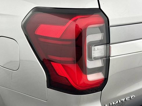 Used 2024 Ford Expedition Limited AWD/4WD image 26