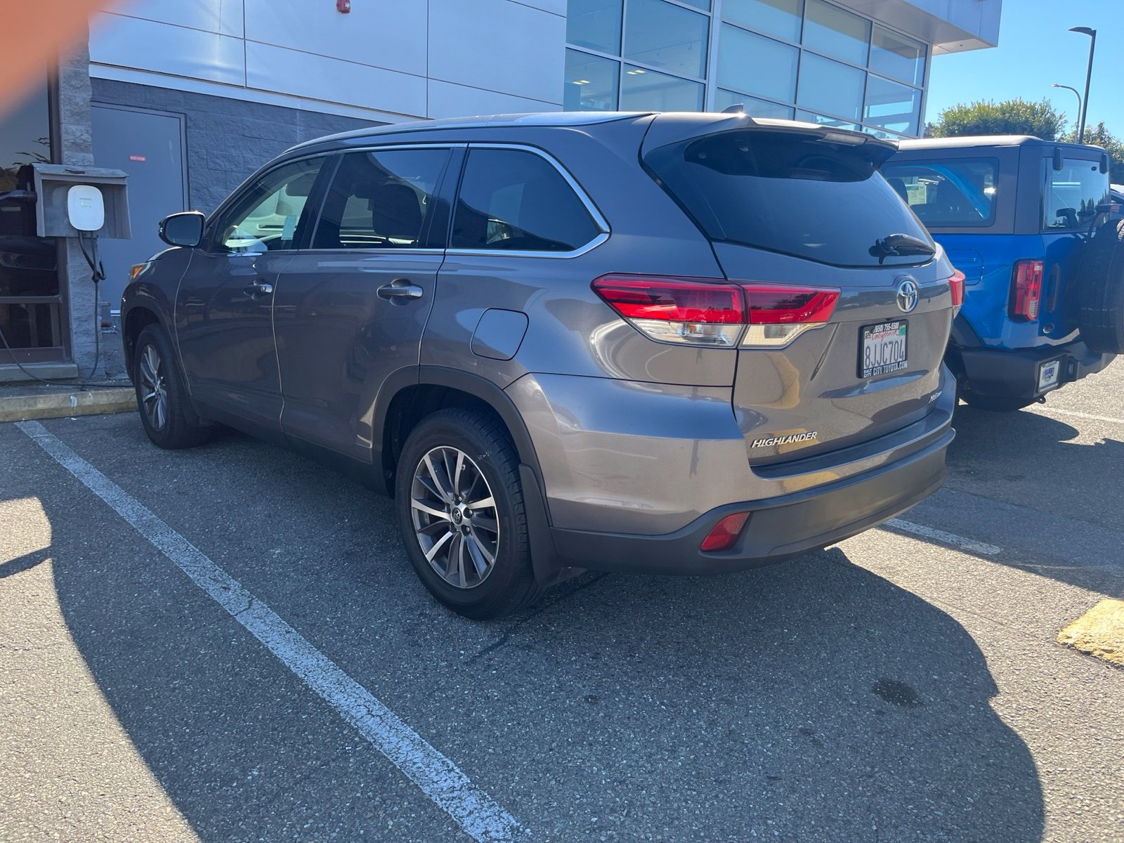 Used 2019 Toyota Highlander XLE AWD/4WD image 5