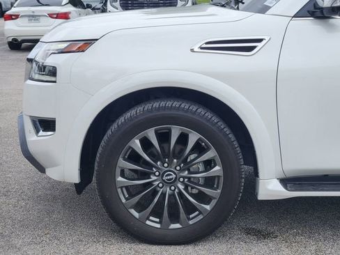 Used 2024 Nissan Armada Platinum w/ Captain's Chairs Package RWD image 4