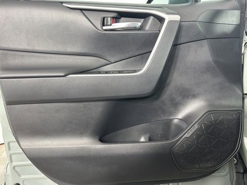 Used 2019 Toyota RAV4 XLE image 23