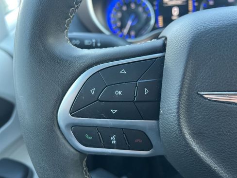 Used 2023 Chrysler Voyager LX image 16