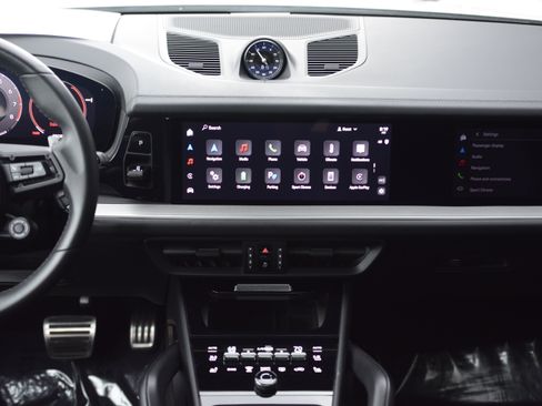 Certified 2025 Porsche Cayenne S AWD/4WD image 19