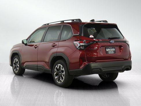 Used 2025 Subaru Forester Premium AWD/4WD image 3