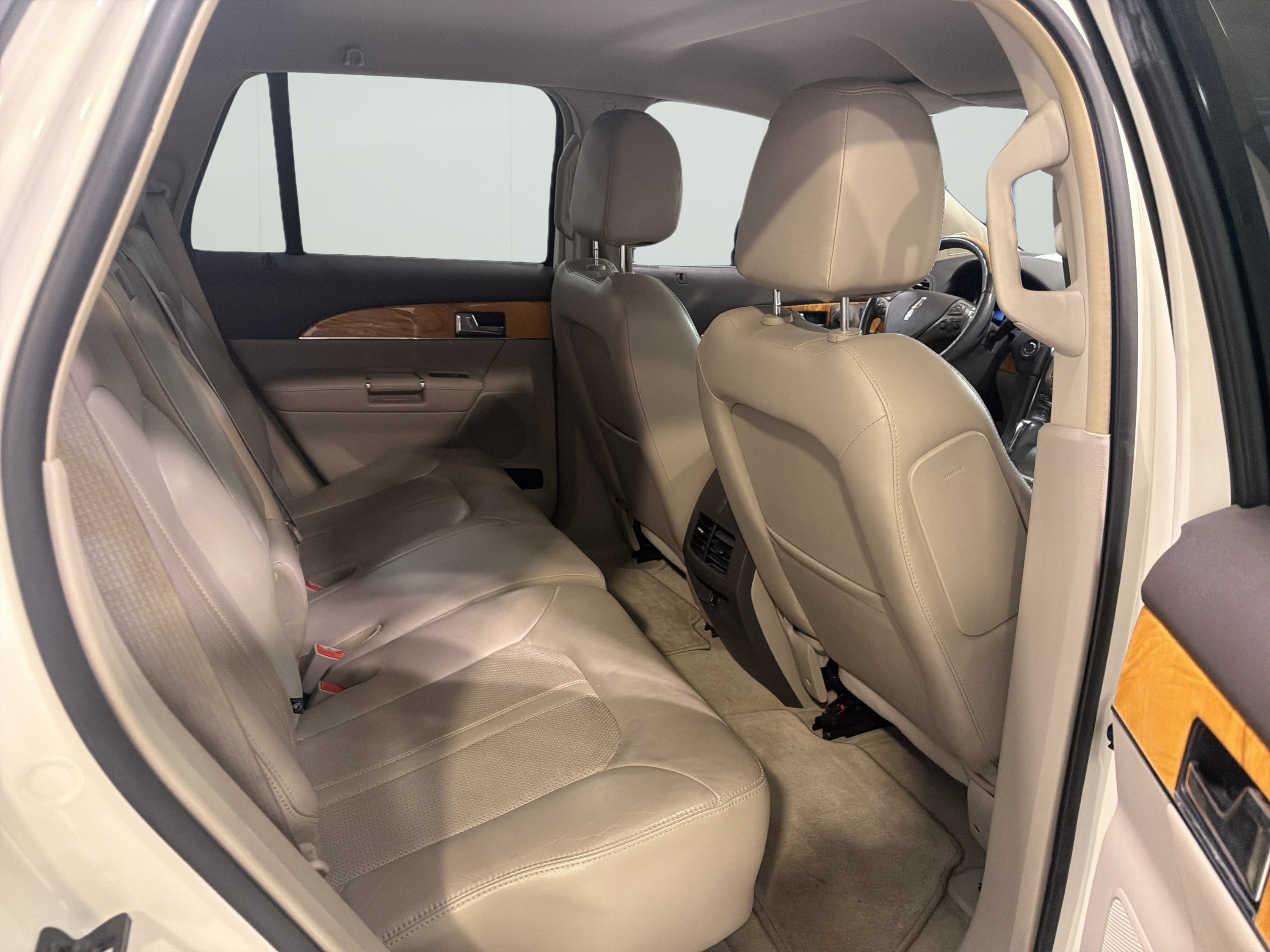 Used 2013 Lincoln MKX FWD w/ Wood Pkg image 11