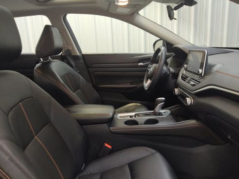 Used 2021 Nissan Altima 2.5 SR w/ SR Premium Package AWD/4WD image 21