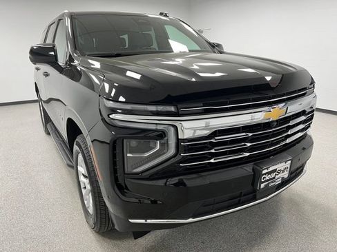 Used 2025 Chevrolet Tahoe LT AWD/4WD image 2