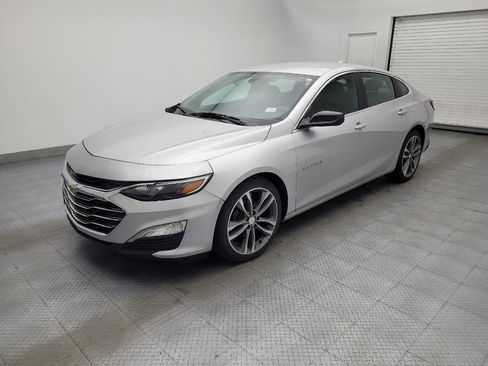 Used 2022 Chevrolet Malibu LT image 2