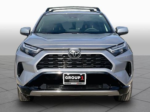 Used 2025 Toyota RAV4 SE AWD/4WD image 3