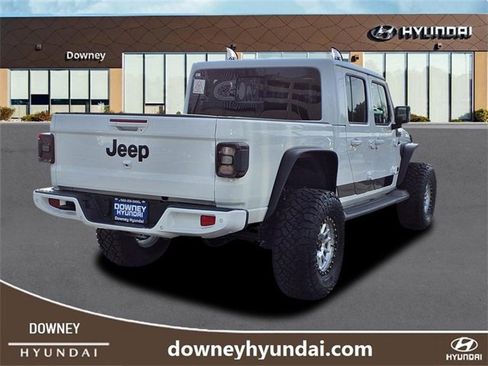 Used 2023 Jeep Gladiator Overland image 4