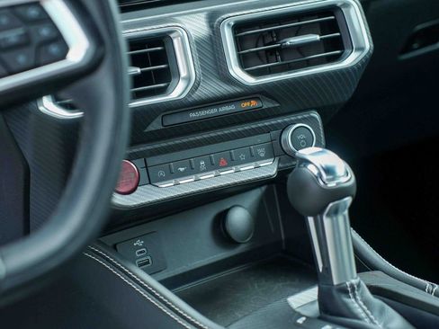 Used 2025 Ford Mustang Premium RWD image 25