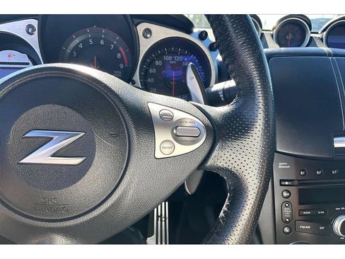 Used 2009 Nissan 370Z Touring w/ Sport Pkg RWD image 10