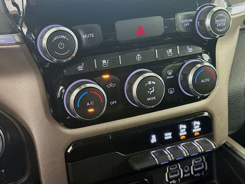 Used 2019 RAM 1500 Laramie w/ Sport Appearance Package AWD/4WD image 24