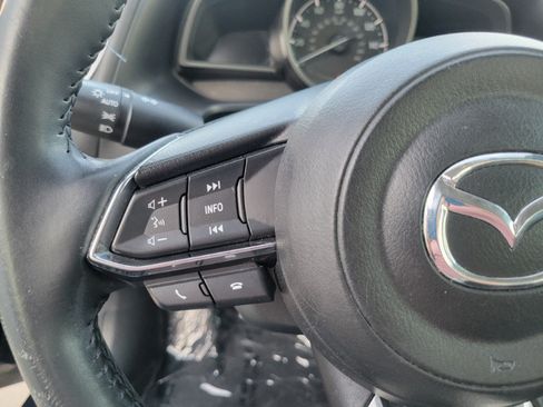 Used 2018 MAZDA MAZDA3 Touring FWD image 27