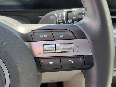 Used 2025 Hyundai Kona SEL FWD image 21