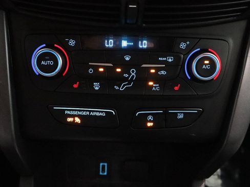 Used 2018 Ford Escape SE w/ Ford Safe & Smart Package FWD image 22