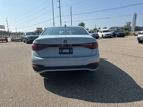 Used 2025 Volkswagen Jetta Sport image 6