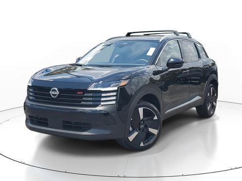 New 2025 Nissan Kicks SR image 1