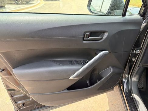 Used 2024 Toyota Corolla Cross AWD Hybrid w/ Moonroof Package image 10