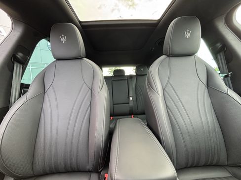 Used 2025 Maserati Grecale Folgore AWD/4WD image 28