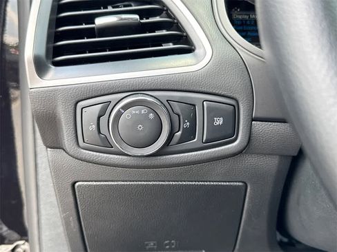 Used 2024 Ford Edge SE image 31