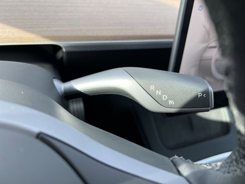 Used 2024 Tesla Model Y Performance image 22