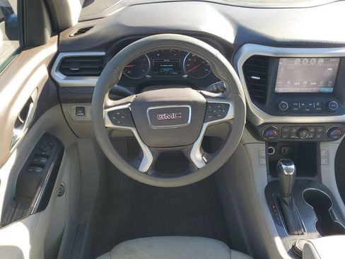 Used 2018 GMC Acadia SLT image 16