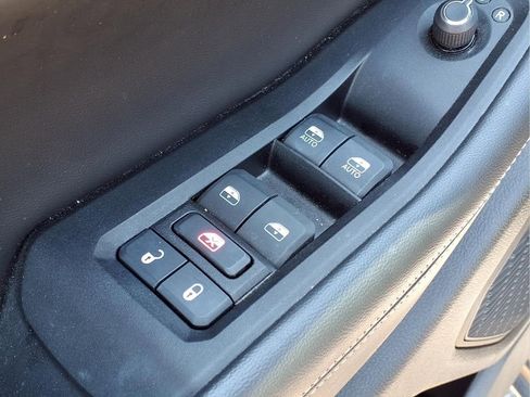 Used 2024 Jeep Grand Cherokee L Altitude AWD/4WD image 4