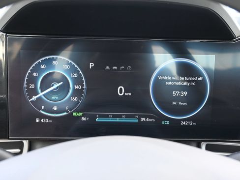 Used 2024 Hyundai Elantra Blue FWD image 11