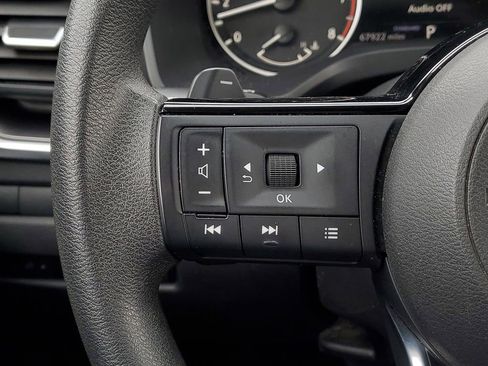 Used 2023 Nissan Rogue SV image 14