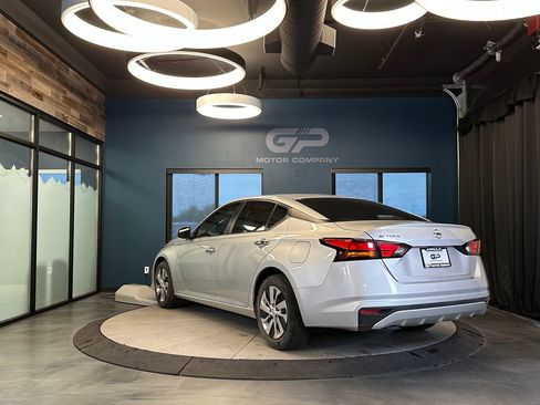 Used 2022 Nissan Altima 2.5 S FWD image 5