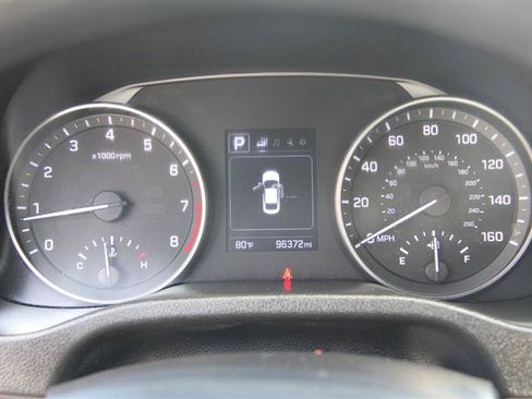 Used 2018 Hyundai Elantra SEL FWD image 26