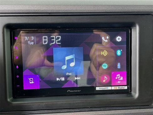 Used 2019 Toyota Tacoma TRD Sport w/ Technology Package image 15