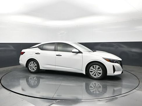 Used 2025 Nissan Sentra S FWD image 6