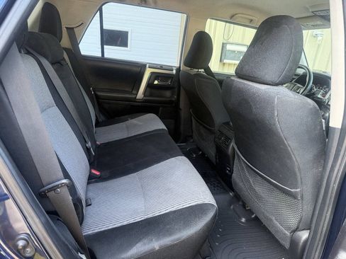 Used 2015 Toyota 4Runner SR5 AWD/4WD image 19