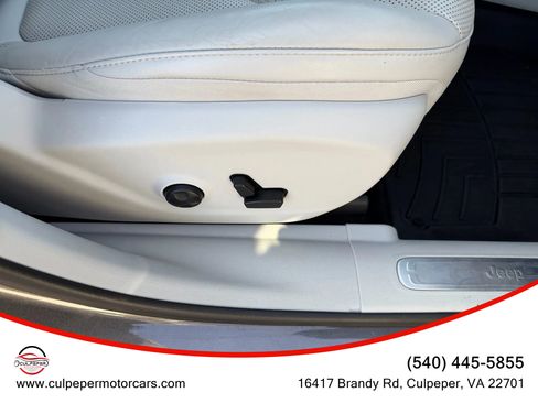 Used 2019 Jeep Cherokee Limited w/ Technology Group image 17