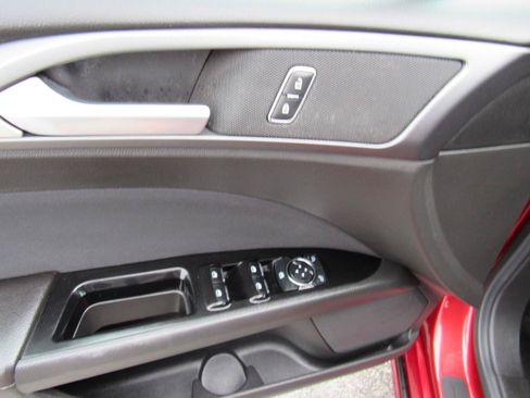 Used 2013 Ford Fusion SE FWD image 13