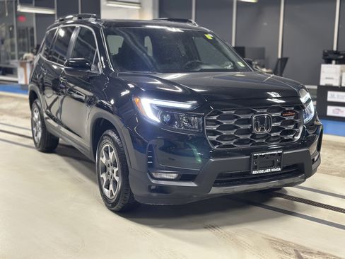 Used 2022 Honda Passport TrailSport image 3