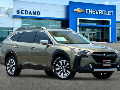 Used 2023 Subaru Outback Touring XT AWD/4WD image 2