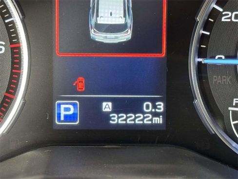 Used 2021 Subaru Ascent Limited w/ Technology Package image 2