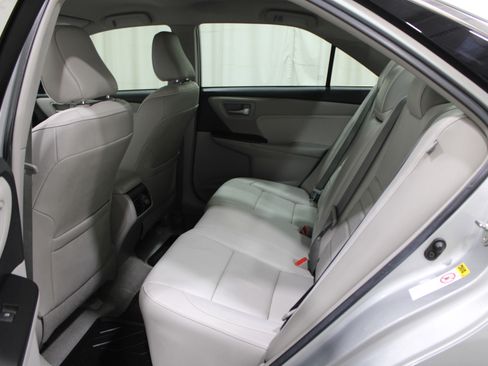 Used 2016 Toyota Camry XLE w/ Convenience Package image 20