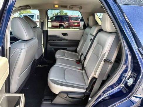 Used 2026 Nissan Pathfinder SL AWD/4WD image 21