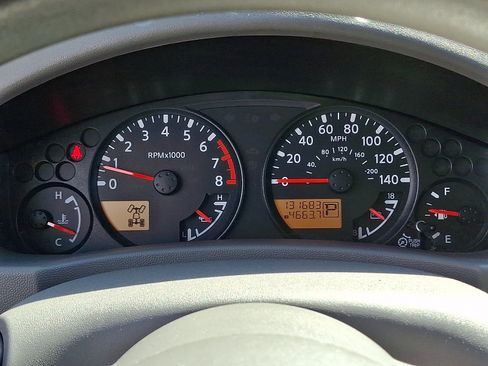 Used 2013 Nissan Frontier SV AWD/4WD image 19
