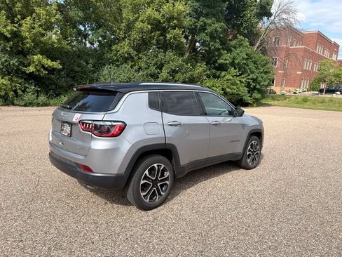 Used 2022 Jeep Compass Limited w/ Sun and Sound Group AWD/4WD image 25