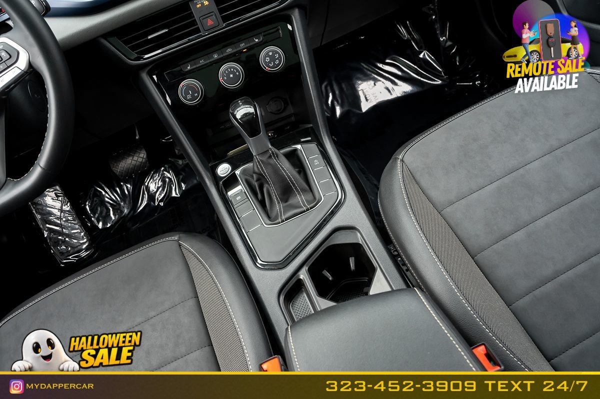 Used 2023 Volkswagen Taos SE w/ Panoramic Sunroof Package FWD image 21