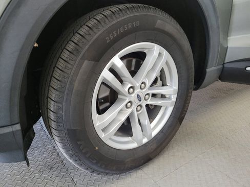 Used 2020 Ford Explorer XLT AWD/4WD image 31