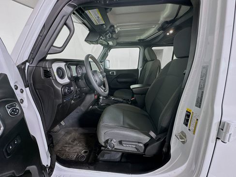 Used 2024 Jeep Wrangler Unlimited AWD/4WD image 13
