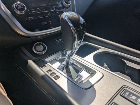 Used 2024 Nissan Murano SV image 29