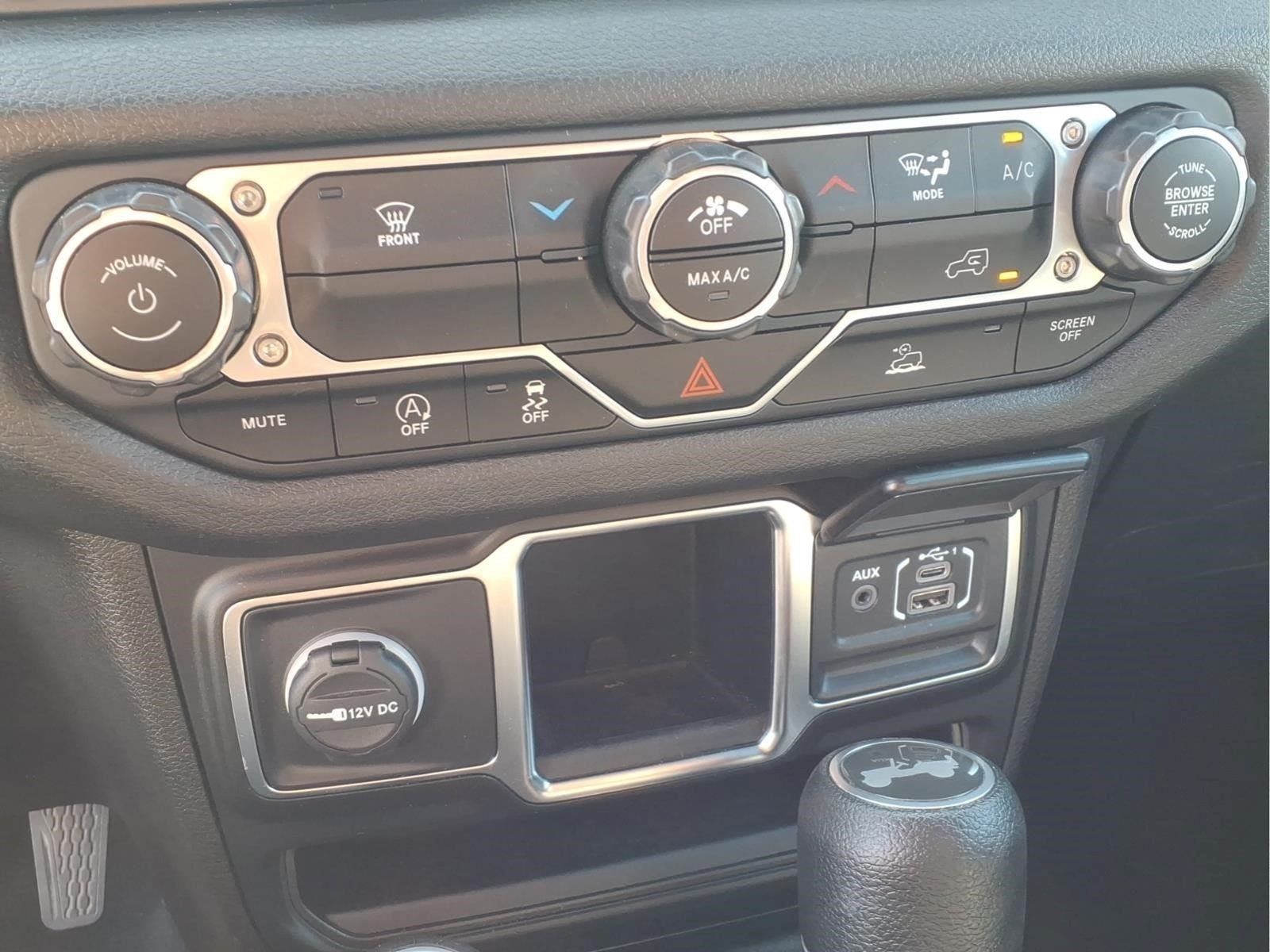 Used 2024 Jeep Wrangler Unlimited Sport AWD/4WD image 12
